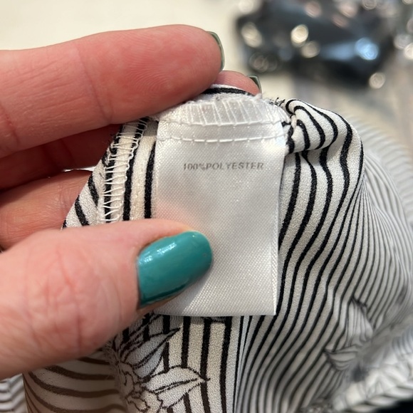 Papermoon Floral Striped Women's Top size small. In excellent condition! - Picture 9 of 9